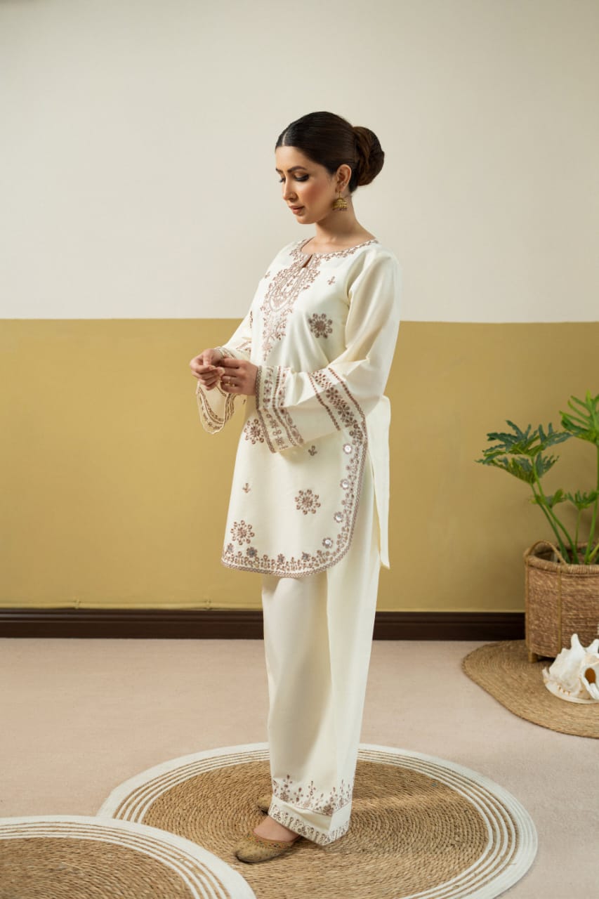 Cream Vila EMB 2PCS