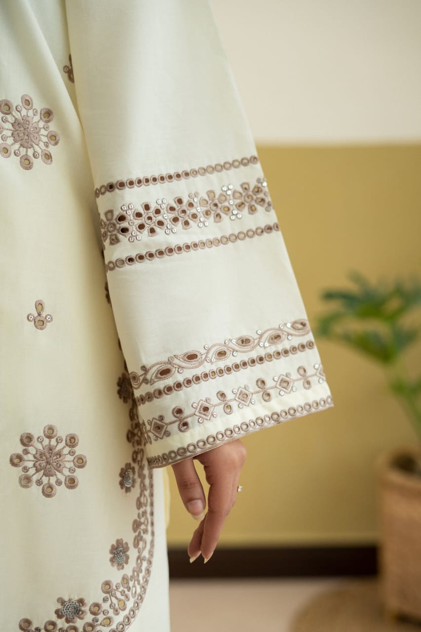 Cream Vila EMB 2PCS