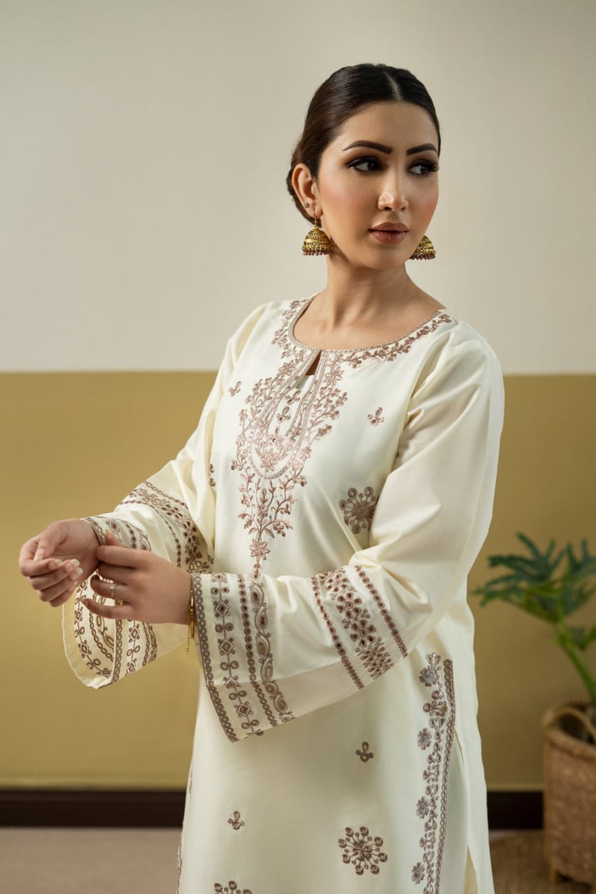 Cream Vila EMB 2PCS